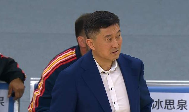 真人视讯百家乐官网-广东遭豪门3杀，杜锋无奈，双外援尽力，他仨凑合，他俩拖了后腿
