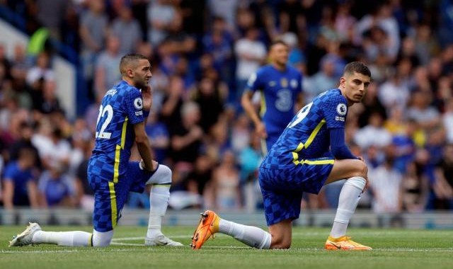 真人视讯百家乐官网-“黑命贵”屈膝流于形式主义？新赛季英超节制性下跪