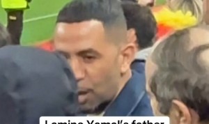 亚马尔点球大战失手，现场观赛的父亲淡定微笑