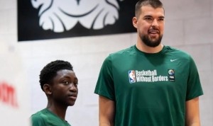 真人视讯百家乐-祖巴茨：喜欢和年轻人分享我的经验 这让我很有成就感