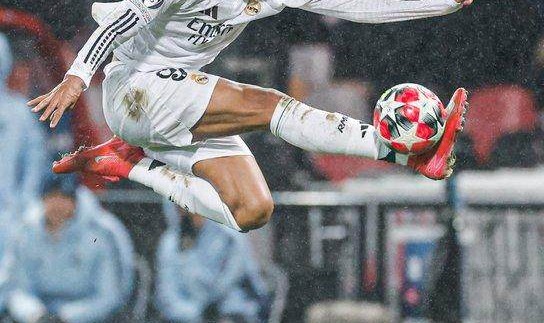 真人视讯百家乐-姆总欠运楚阿献丑，皇马差1分上岸，又见“皇城决”？